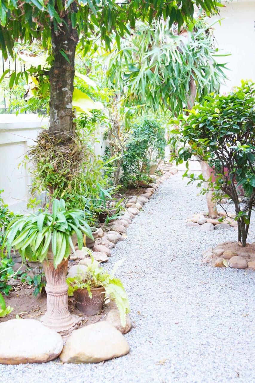 Charming Homestay By The Beach Dehiwala-Mount Lavinia Eksteriør bilde